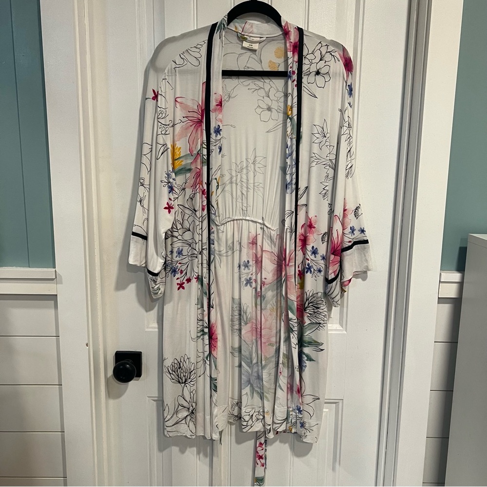 Soma Floral Print Women's Robe and V Neck Nightgown Set.‎ XS Gown, S/M Robe. - Picture 2 of 16